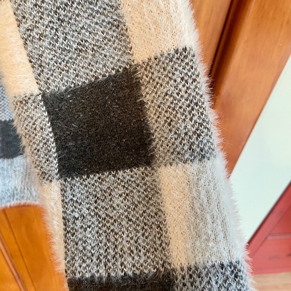Chelsea & Theodore Buffalo Check Eyelash Sweater - Picture 6 of 10
